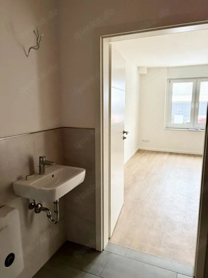 Moderne 1-Zimmer-Wohnung im sanierten Altbau Bild 4