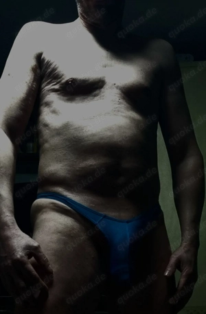 Schöner Großer sucht Sie mit dickem arsch und Nylons. Gibts so was?