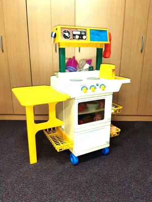 Kinderküche mit viel Zubehör