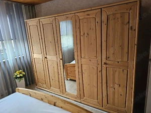 Kleiderschrank zu verkaufen 