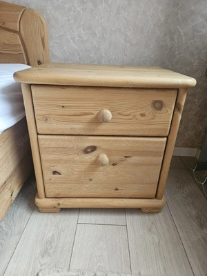 2 Nachtschränke zu verkaufen