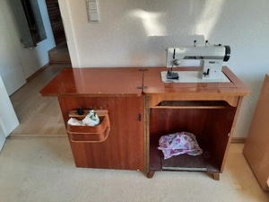 Nähtisch  