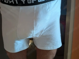 Er sucht eine Massage vom Mann Bild 3