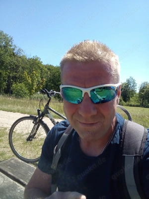 Suche eine unkomplizierte Freundschaft Plus in der Nähe von Freiburg im Breisgau