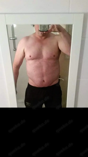 ER sucht IHN für Spaß und heiße Action.  