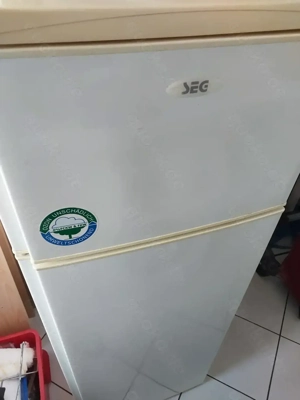 Kühlschrank mit Gefrierfach + Mikrowelle zu verschenken