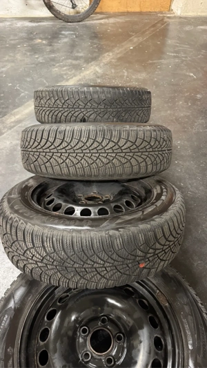 Verkaufe hier 4 Winterreifen von Goodyear UltraGrip 9 komplett mit Stahlfelgen. Bild 4