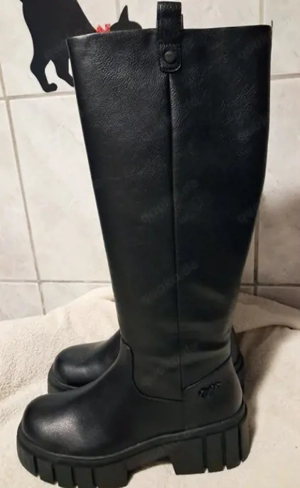 Neue warme BUFFALO Stiefel Gr. 42 in schwarz Plateausohle