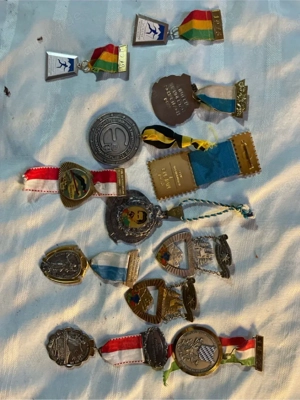 Titel: Großes Medaillen-Konvolut   ca. 38 Medaillen + 10 Abzeichen   komplett abzugeben Bild 4