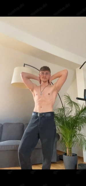 Überdurchschnittlich gut bestückter Mann (25) sucht devote Sie für Freundschaft+