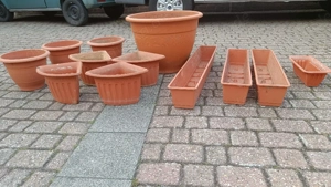 verschiedene pflanztöpfe