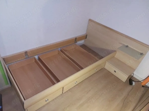 Bett, sehr gut erhalten,  VB 