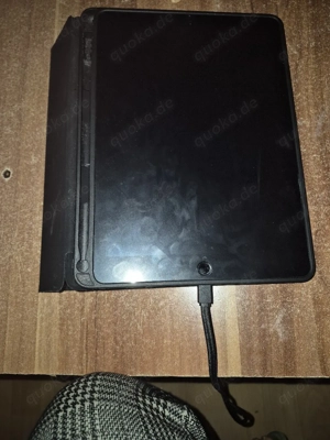 der ipad 6 sehr gut mit hülle und kabel  Bild 3