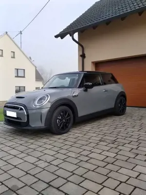 MINI Cooper SE MINI 3-TÜRER Elektro Essential Trim Bild 3