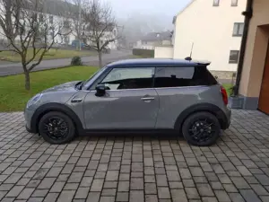 MINI Cooper SE MINI 3-TÜRER Elektro Essential Trim Bild 2