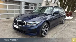 BMW 330 e xDrive Tou LCPro.HuD.Pano,AHK,RFK,Sportsitz