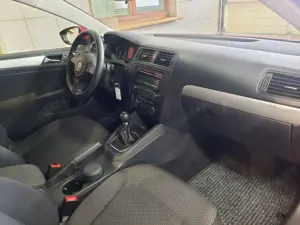 Volkswagen Jetta VI Trendline Bild 5