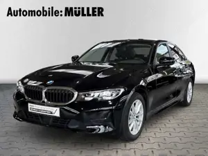 BMW 318 i Limousine Park-Assistent AHK-klappbar Navi Digit