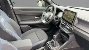 Dacia Duster III 1,2 TCe (MHEV) Expression Alu Klima LED Bild 5