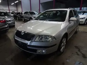 Skoda Octavia Combi Ambiente*AHK*NAVI*PDC*