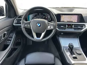 BMW 330 e xDrive Touring Sport Line Nav Laser HUD AHK Navi Bild 5