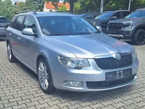 Skoda Superb 2.0TDI DSG 125KW Combi Ambition Navi GJR Bild 4