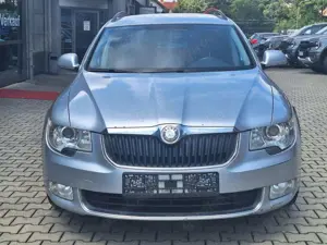 Skoda Superb 2.0TDI DSG 125KW Combi Ambition Navi GJR Bild 3