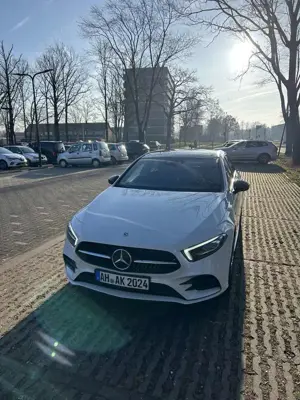 Mercedes-Benz A 250 e 8G-DCT AMG Line