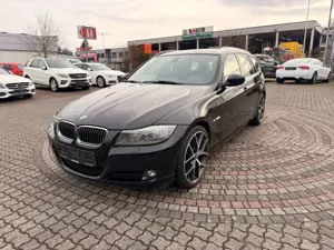 BMW 325 i Touring Navi,Panoramadach,Xenon,19Zoll,SHZ