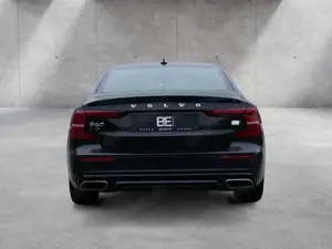 Volvo S60 Lim. T8 R Design AWD Pano Winter Harman/Kardon Voll LED Bild 5