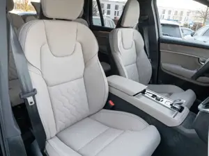 Volvo XC90 Plus Dark Recharge Plug-In Hybrid AWD Bild 5