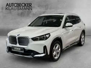 BMW iX1 xDrive30 xLine LMR 18'' Park-Assistent AD AHK-klap