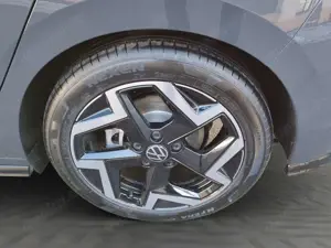 Volkswagen Golf R -Line 1,5 l eTSI Bild 3