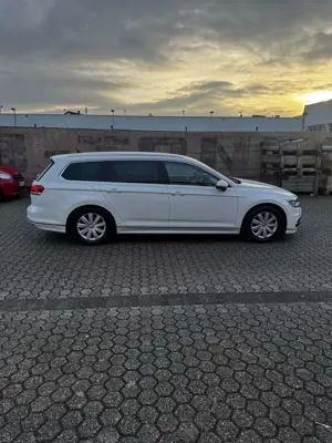 Volkswagen Passat Variant 2.0 TDI SCR DSG Comfortline Bild 5