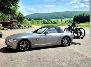 BMW Z4 2.2i mit abnehmb. AHK für Fahrradträger