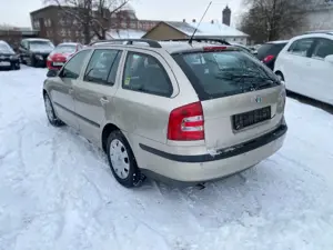 Skoda Octavia Combi 1.6 Ambiente 1.Hand Climatic Bild 5