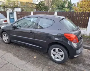 Peugeot 207 75 Urban Move Bild 2