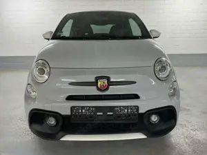 Abarth 595 Essesse 70 Anniversario Akrapovic Carbon