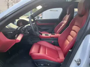 Porsche Taycan Turbo · Panorama · Inno · 21" Mssion E Bild 5