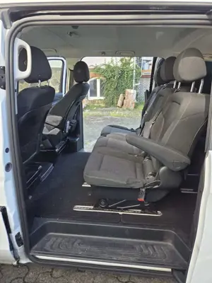 Mercedes-Benz V 220 V 220 d extralang 4Matic 9G-TRONIC Avantgarde Edition 2023 Bild 3