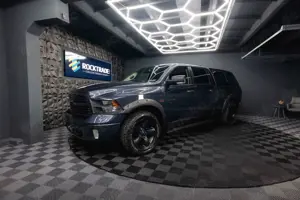 Dodge RAM 5.7 V8 HEMI 4x4 Offroad Night  LONGBED*LPG*