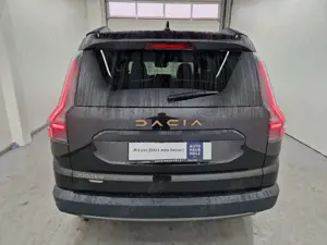 Dacia Jogger Extreme Hybrid 155 Driving Bild 3