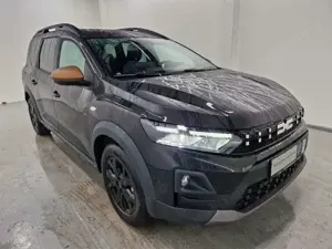 Dacia Jogger Extreme Hybrid 155 Driving Bild 5