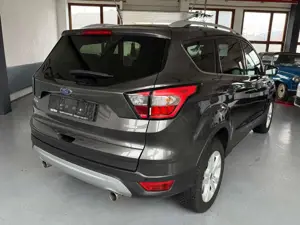 Ford Kuga Titanium -1,5 150 PS - Navi,SHZ,LRH, PDC Bild 3
