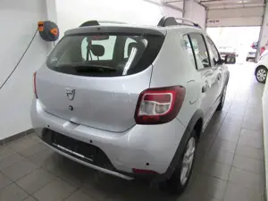 Dacia Sandero II Stepway Prestige Navi PDC SHZ TÜV NEU Bild 5