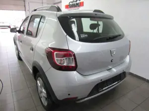 Dacia Sandero II Stepway Prestige Navi PDC SHZ TÜV NEU Bild 4