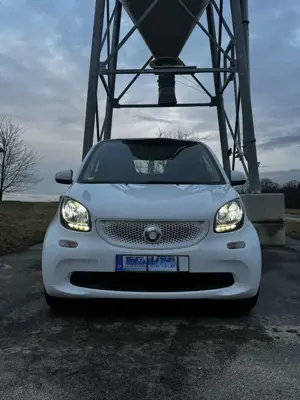 smart forTwo coupe EQ passion edition nightsky Bild 2
