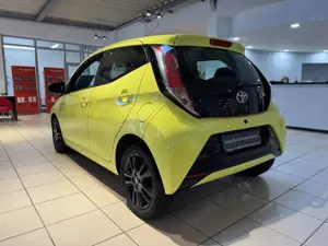Toyota Aygo X-Cite - Rückfahrkamera / Klimaanlage / Bluetooth Bild 3