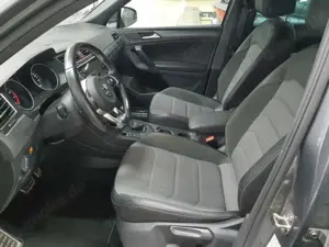 Volkswagen Tiguan Tiguan 1.5 TSI DSG R-LINE ACC LED Bild 2