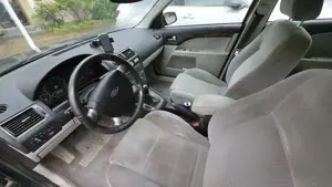 Ford Mondeo 1.8 SCI Ghia Bild 4